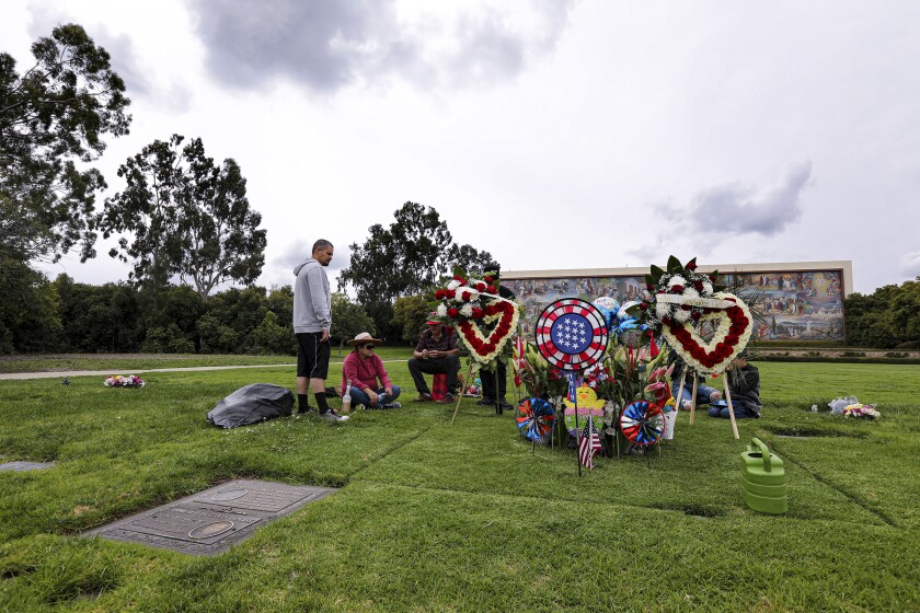 Amid Coronavirus Restrictions Funerals Are Delayed Los Angeles