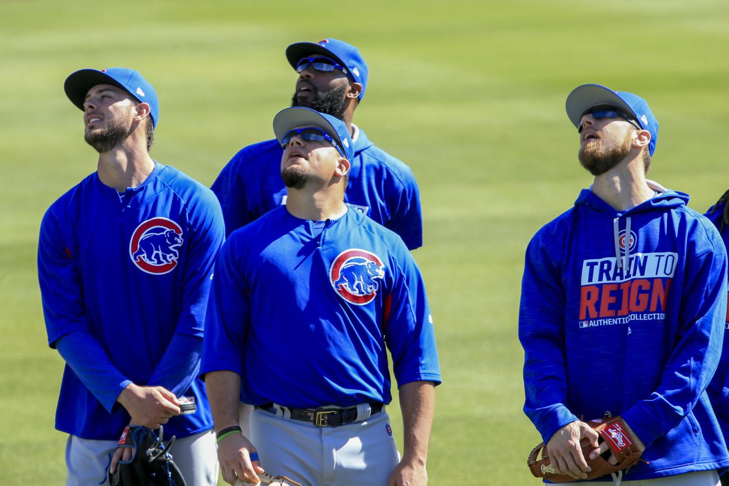 ct-cubs-arrive-at-spring-training-photos-076