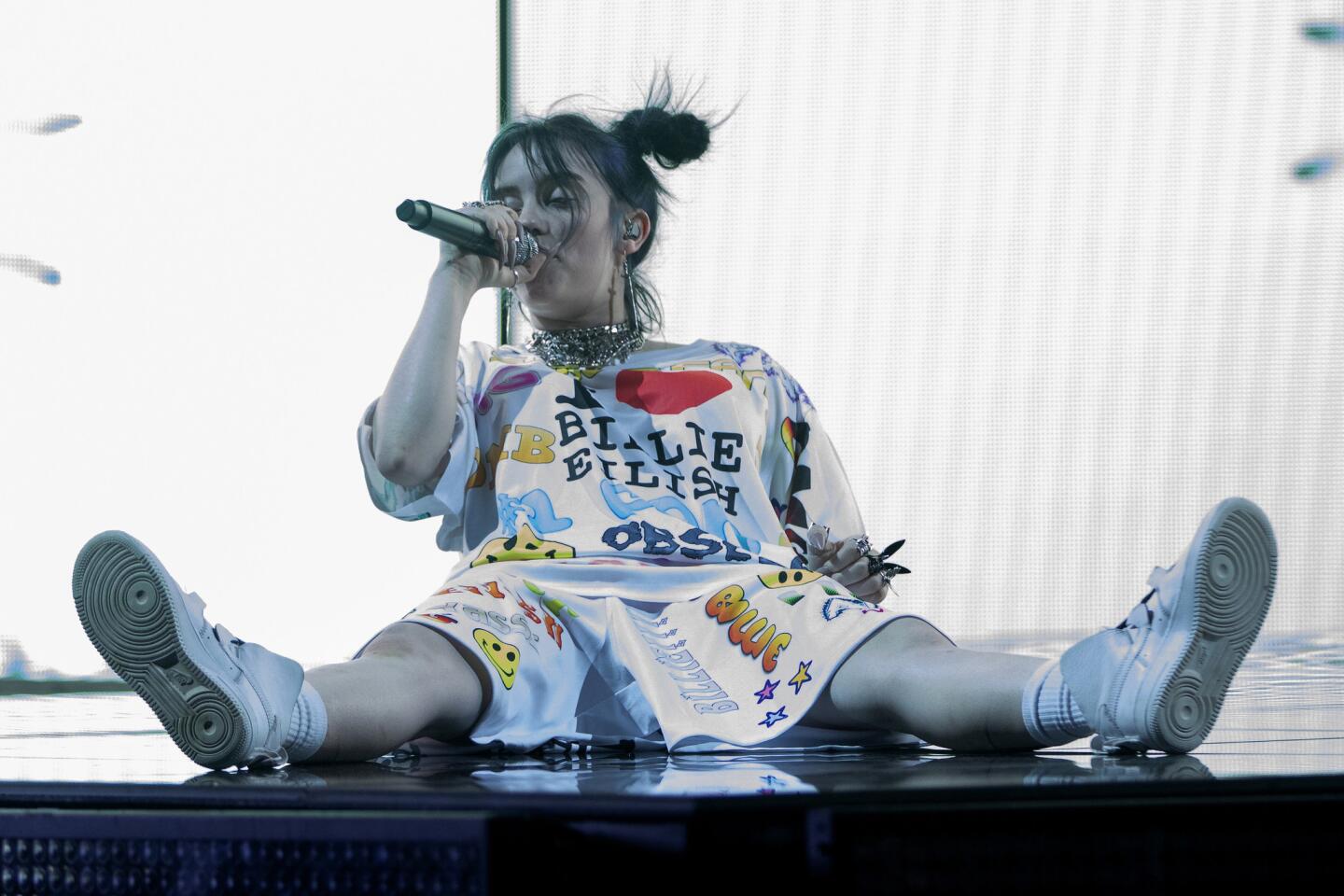 17-year-old Billie Eilish performs in front of a sold-out crowd Sunday, June 9, 2019, at the United Center in Chicago. (Erin Hooley/Chicago Tribune)