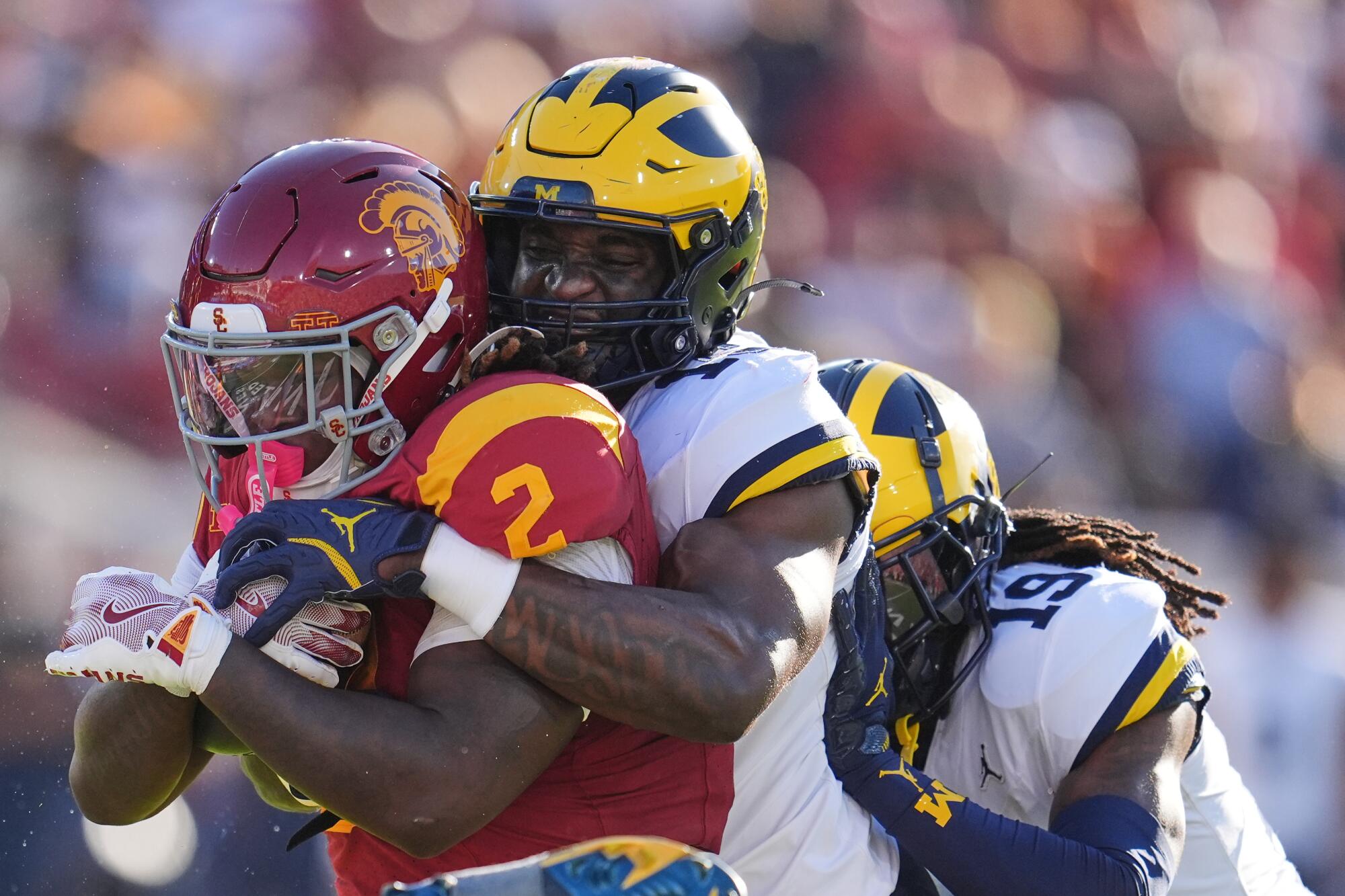 ‘We will go shock the world.’ Decimated USC operating backs imagine they’ll nonetheless thrive ‘We will go shock the world.’ Decimated USC operating backs imagine they’ll nonetheless thrive