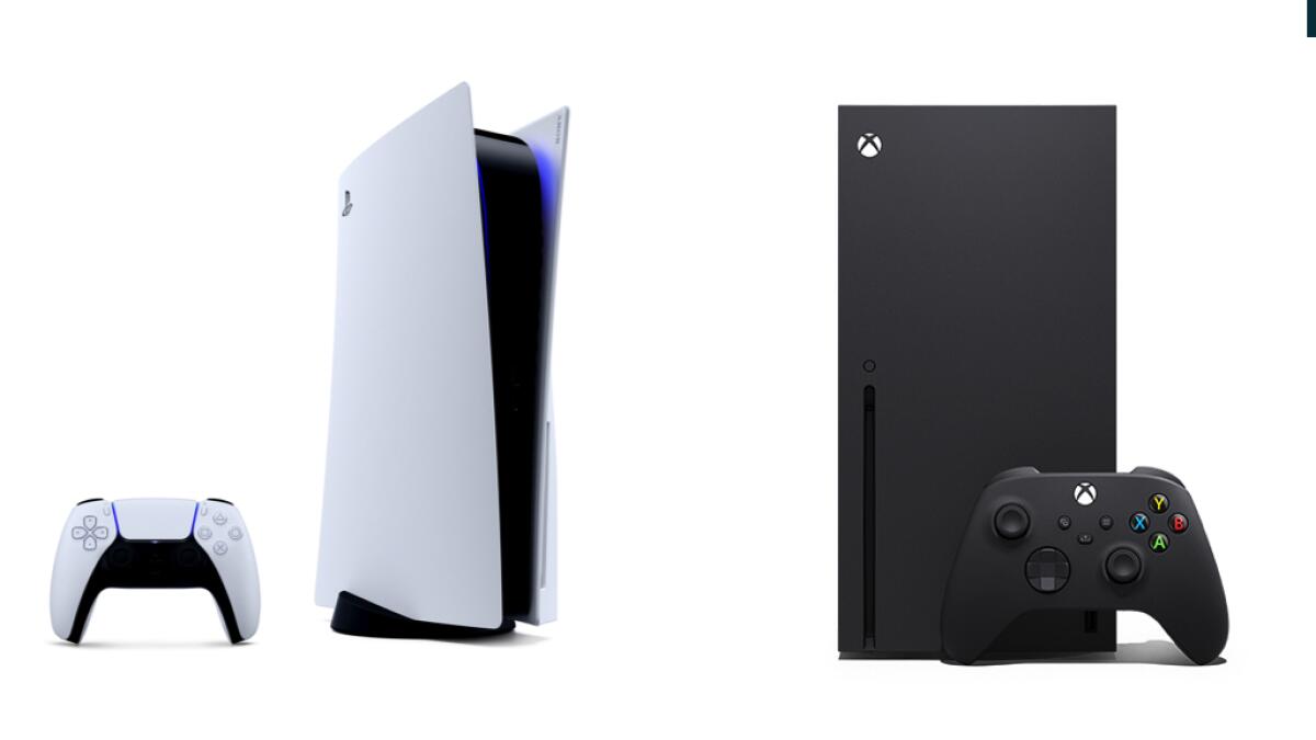 PlayStation 5 vs. Xbox Series X: Which is Best, 1 Year Later?(2021)