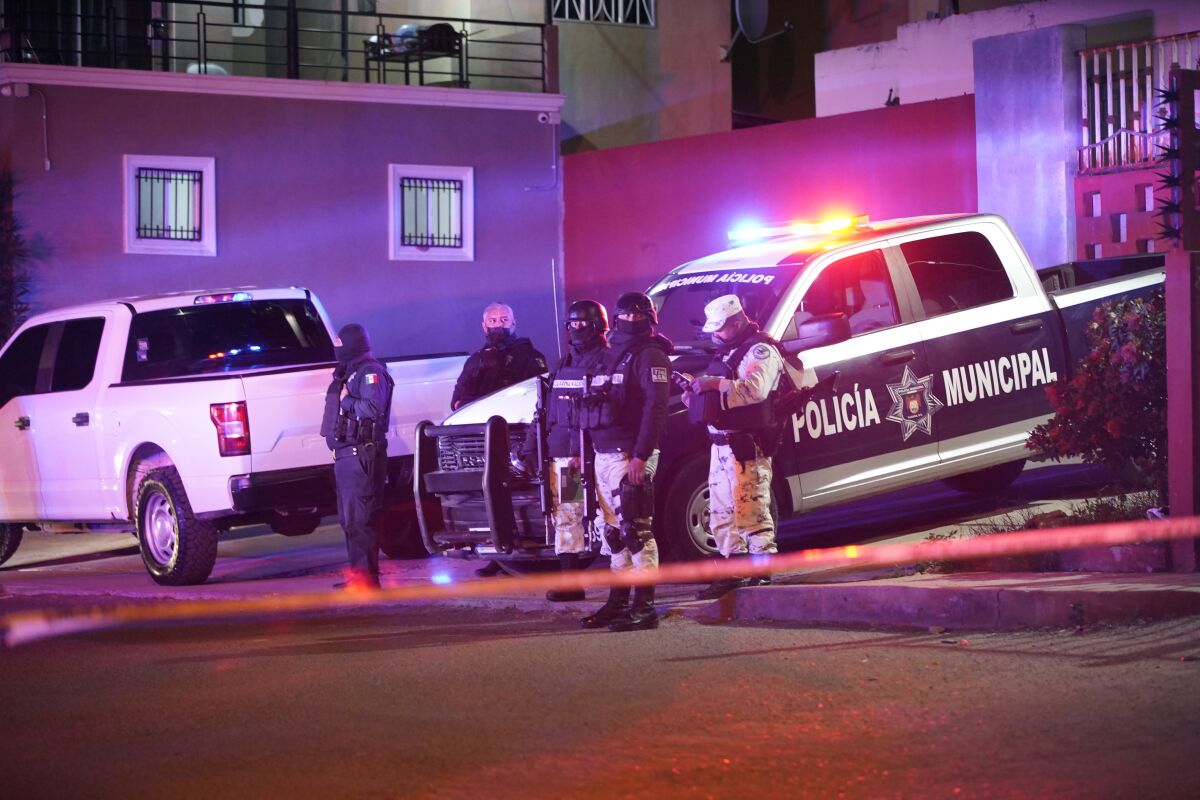 Police and national guard outside the home of Lourdes Maldonado 
