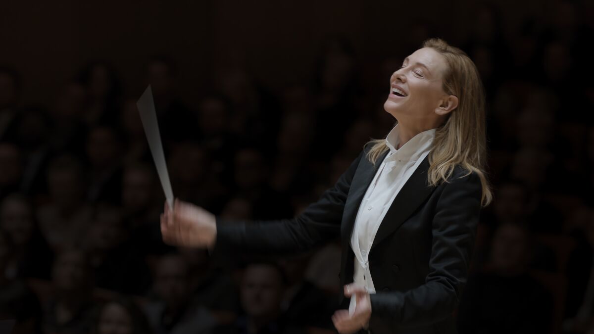Cate Blanchett, una déspota y brillante directora de orquesta en "Tár"