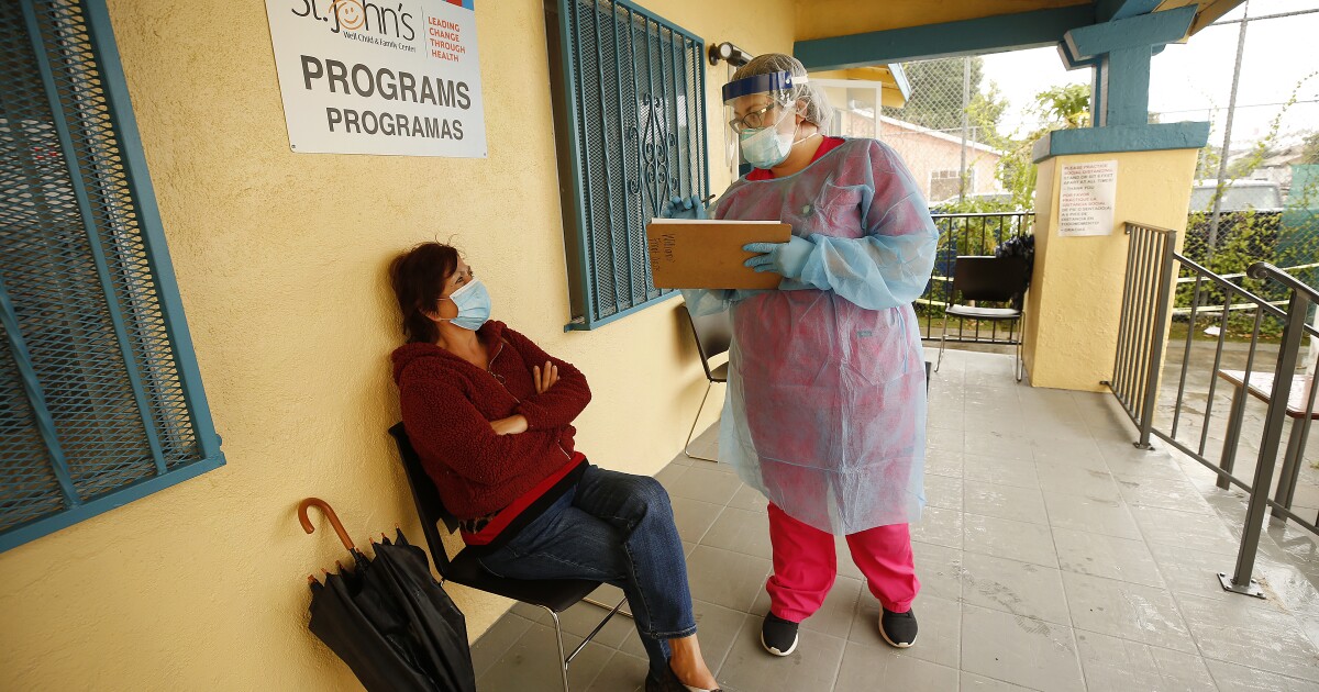 Coronavirus ravages poorer L.A. communities while slowing in wealthier ones, data show