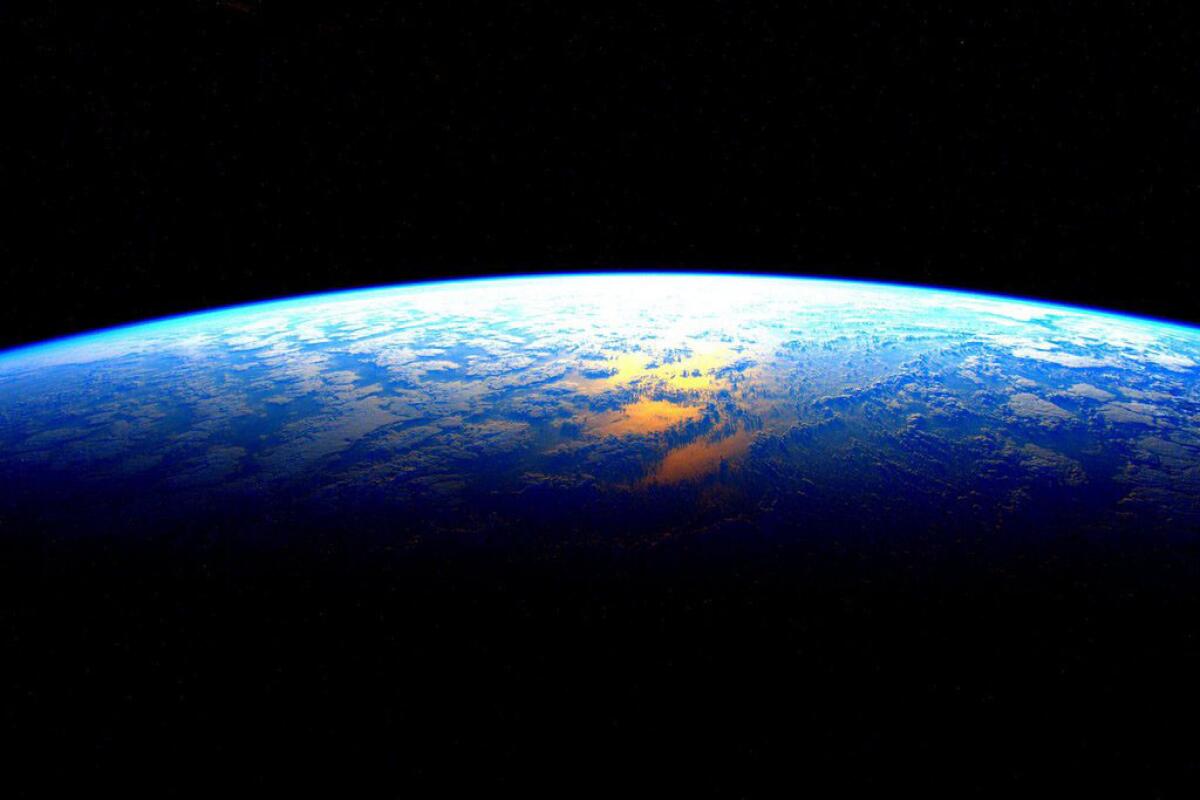 #Countdown We're down to a wakeup. #Earth. I'm coming for you tomorrow! #GoodNight from @space_station! #YearInSpace pic.twitter.com/kLe2755XyG