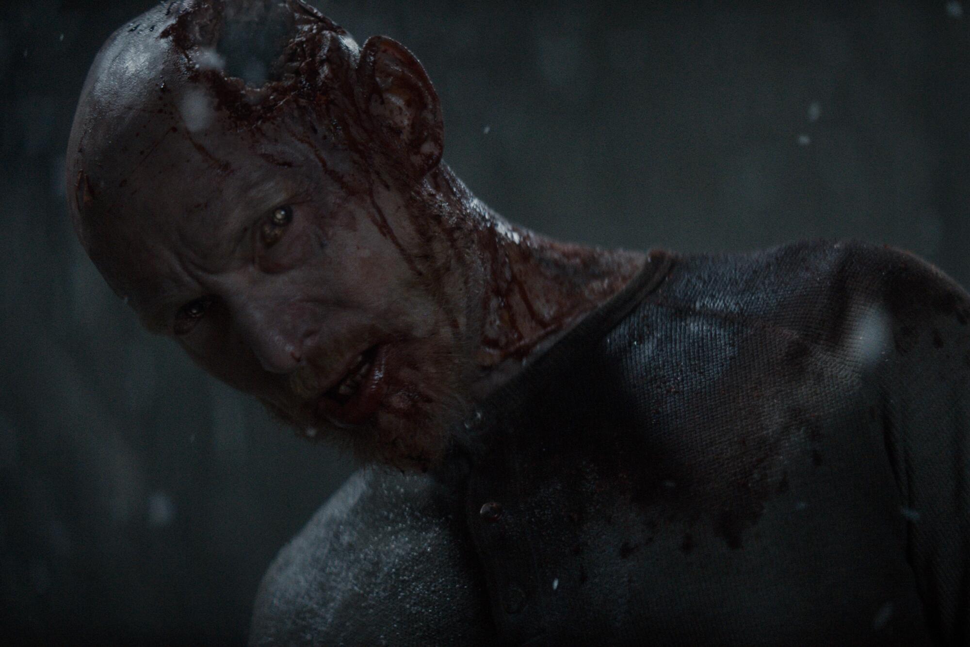 Evil Dead Burn' incrementa la brutalidad mientras cuestiona la violencia doméstica - Los Angeles Times