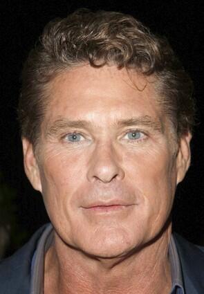 Hasselhoff eats a burger