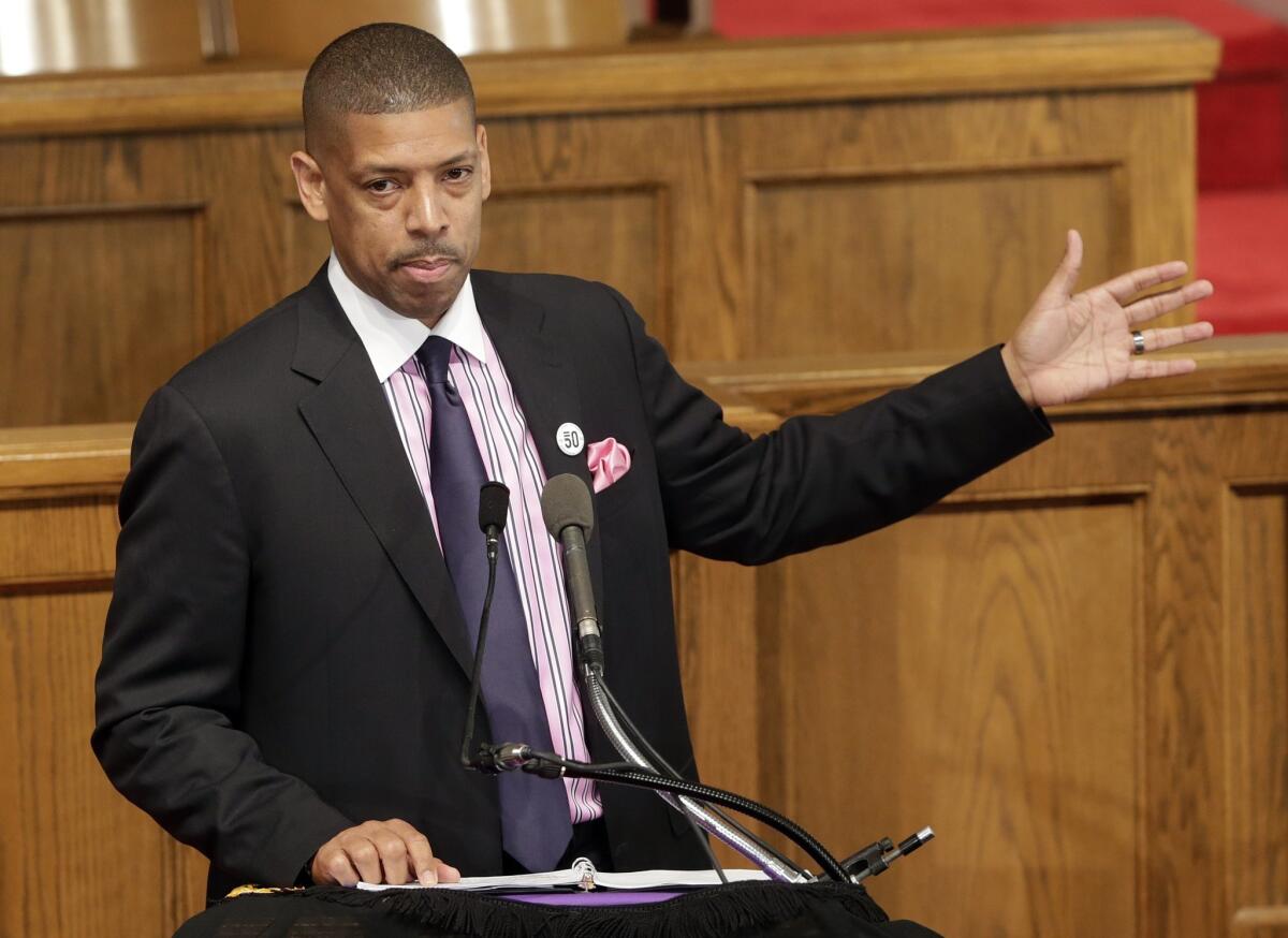 Sacramento mayor and former NBA All-Star Kevin Johnson would be a good choice for Major League Baseball's soon-to-be-vacant commissioner role.