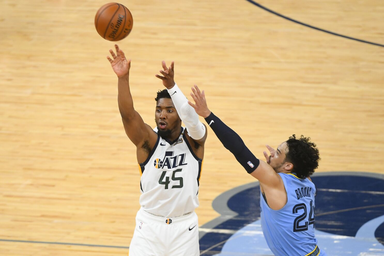 Jazz Forward Bojan Bogdanovic Hits Consecutive Threes Against Grizzlies