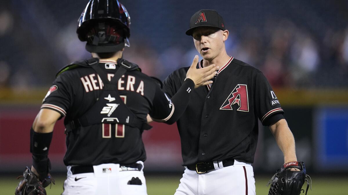 Diamondbacks open series with win over Cubs in Lawlar's debut