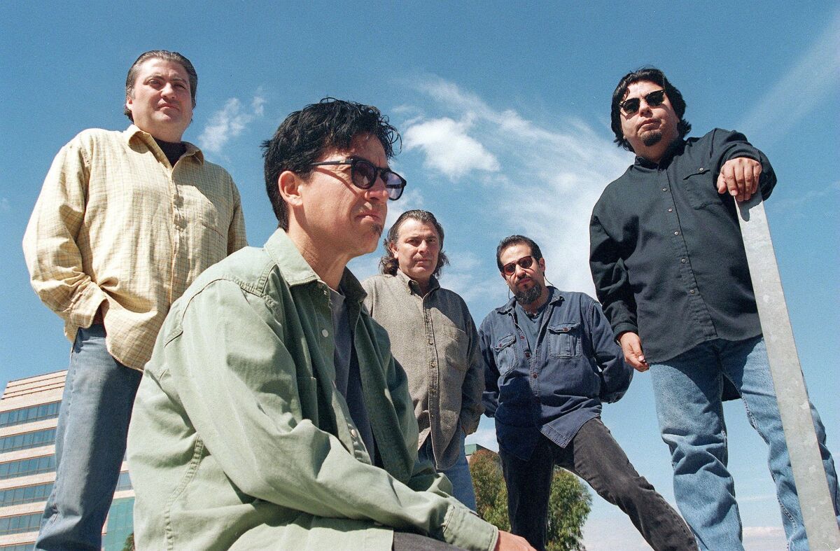 Los Lobos in 1996.