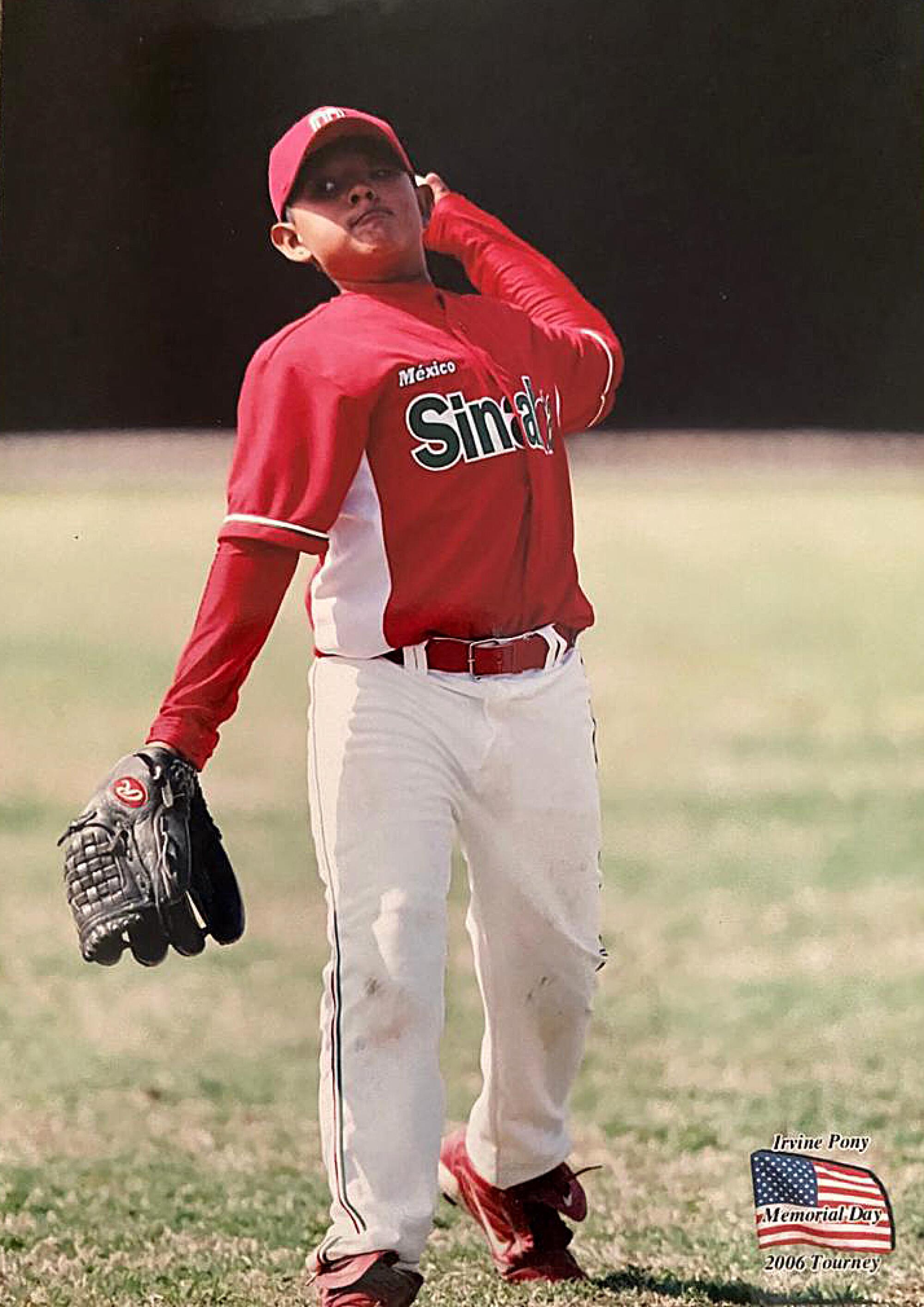 A young Julio Urías pitches