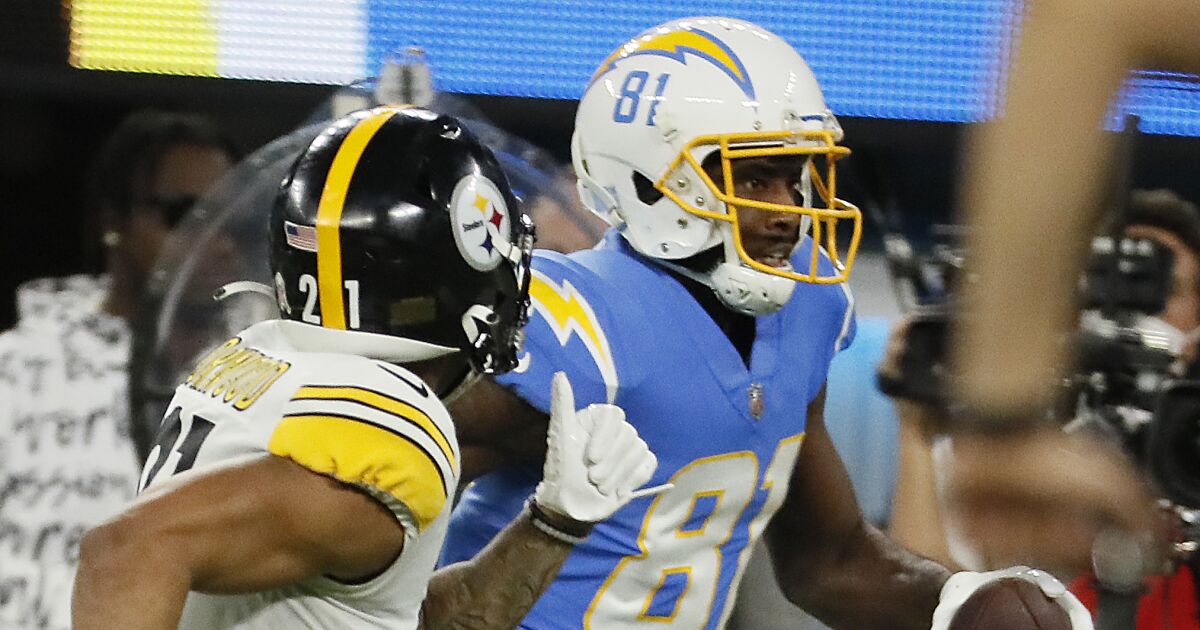 Nfl Chargers Halt Meltdown With 53 Yard Td To Beat Steelers Los Angeles Times