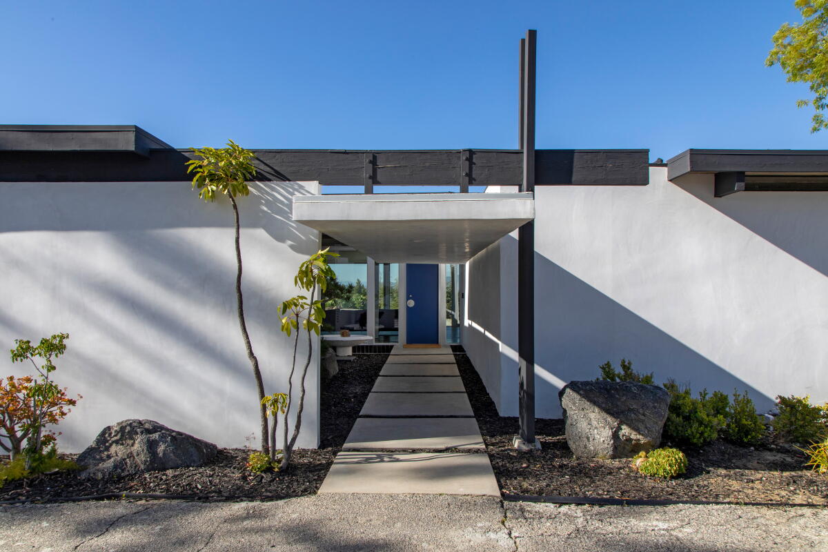Neutra Insurance A Midcentury home by Richard Neutra in L.A. goes from gutted to glam ...