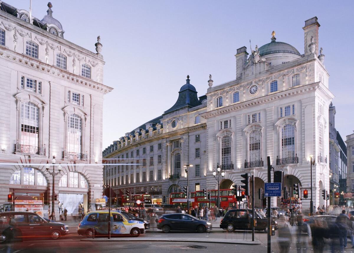 Piccadilly Circus y Regent Street, donde comienzan muchos tours de Sherlock Holmes.
