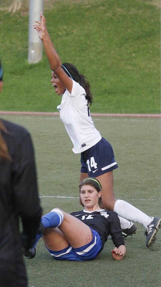 Photo Gallery: Flintridge Prep v. San Marino girls non-league soccer