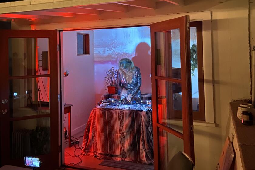 Masha Martinovic performing for Dublab on New Year's Eve.