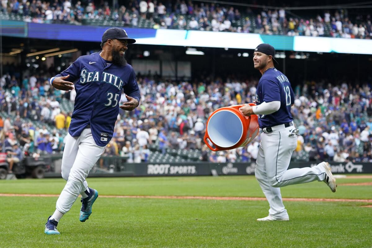 Mariners find themselves in rare spot heading into September: first place