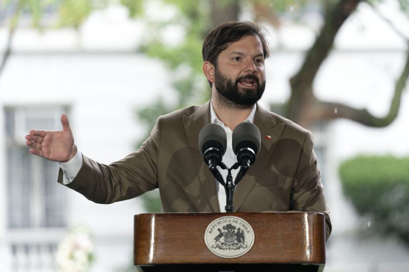 ARCHIVO - El presidente de Chile, Gabriel Boric, en un discurso en Washington, Estados Unidos el 23 de septiembre de 2023. (AP Foto/José Luis Magaña, Archivo)