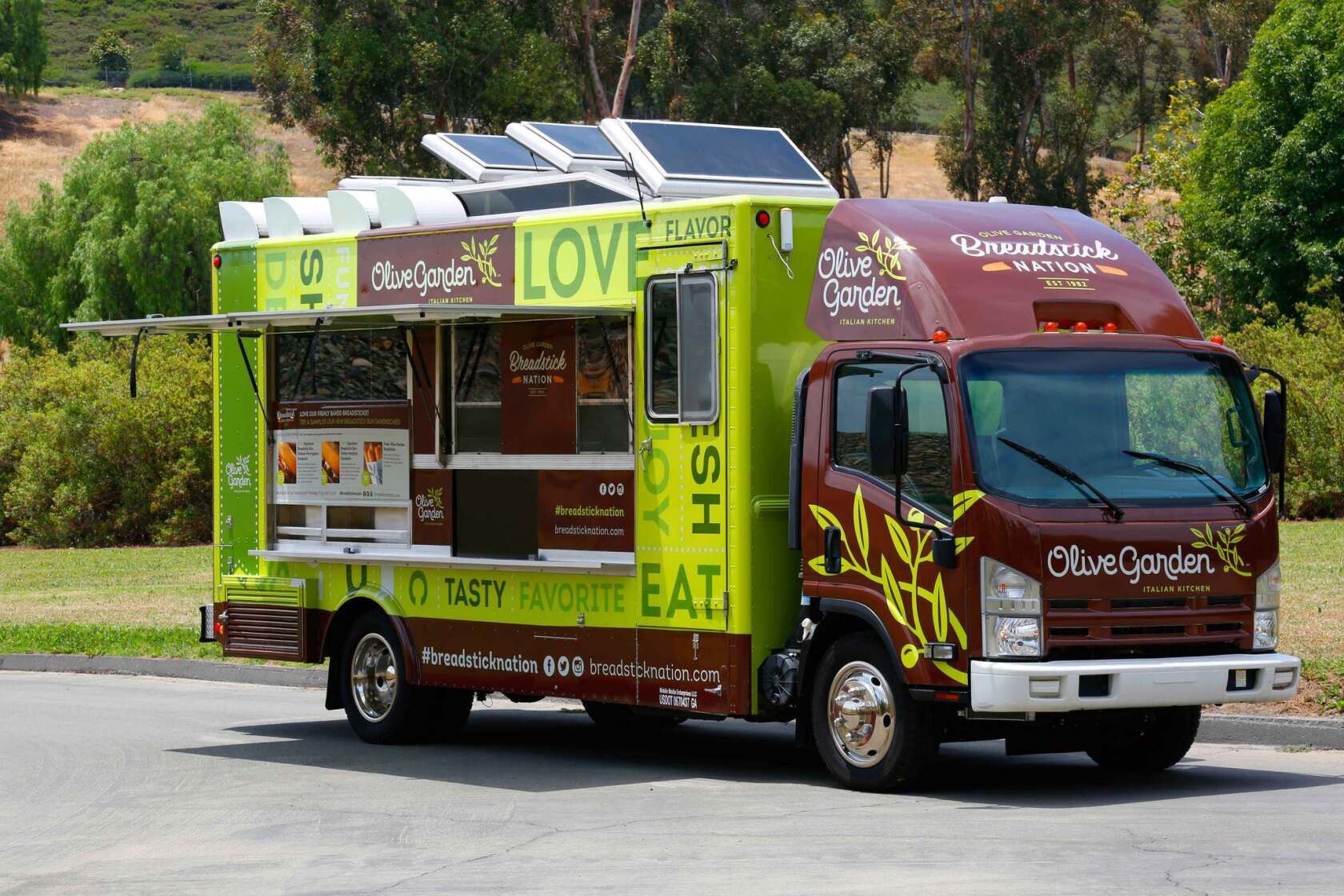 Olive Garden Food Truck Heads To Socal With Free Breadstick
