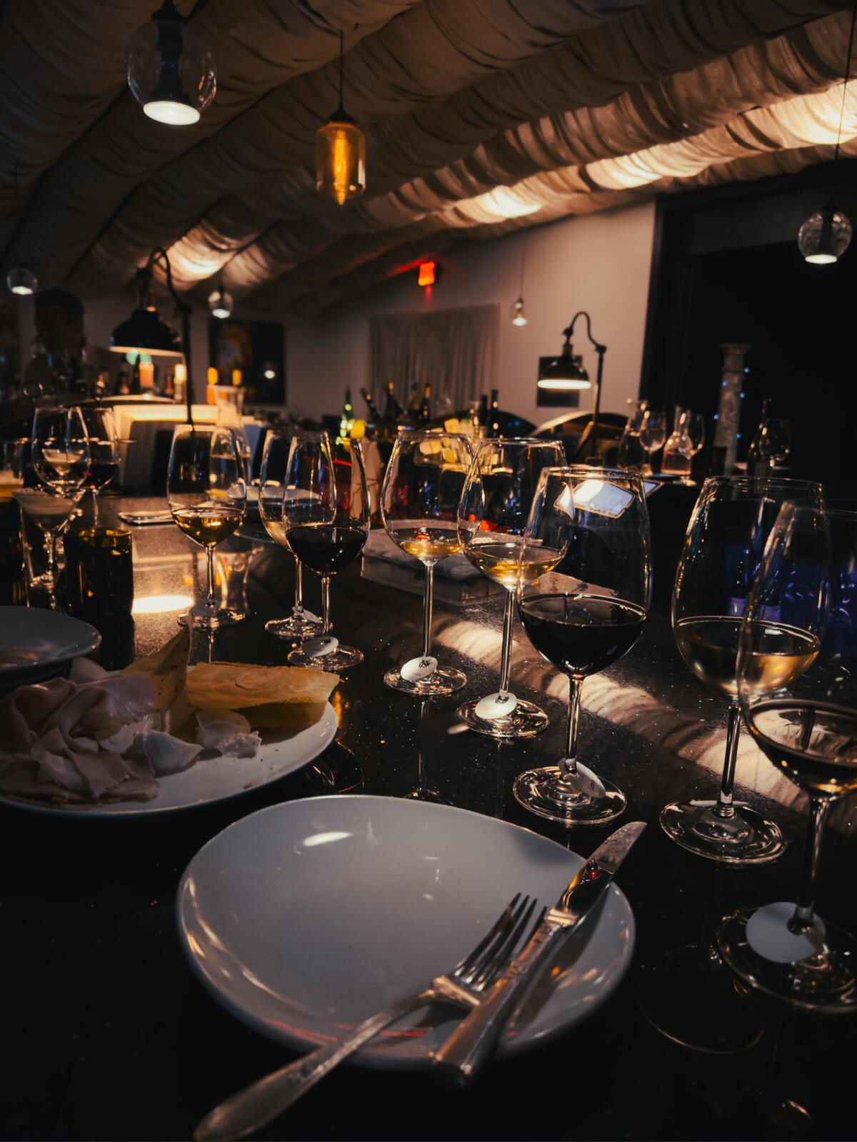 Wine tasting at Canto VI.