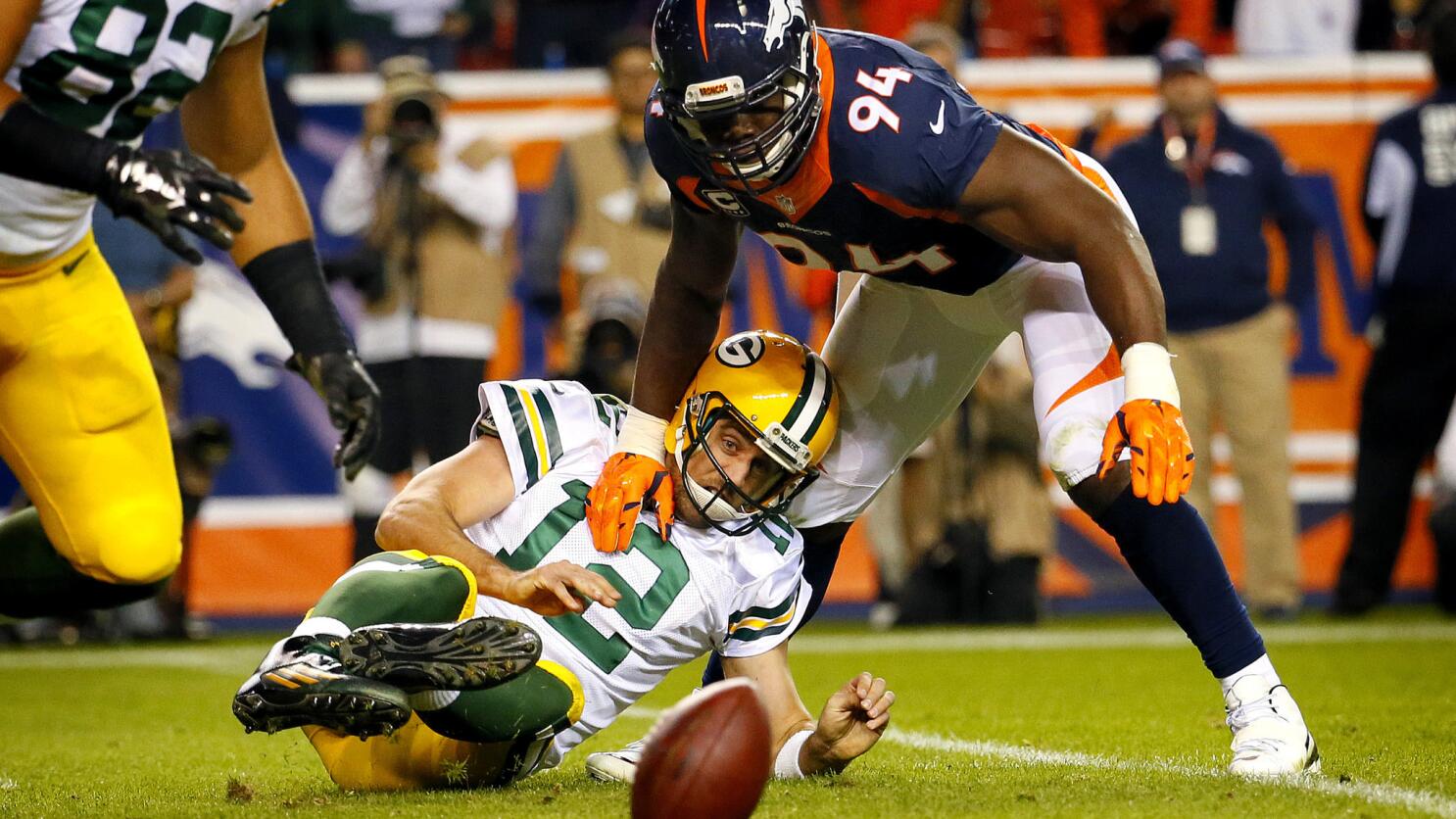 Denver Broncos rattle Aaron Rodgers to beat Green Bay Packers, 29-10 - Los  Angeles Times