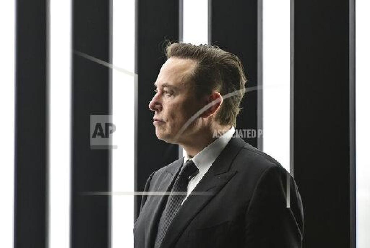 El CEO de Tesla, Elon Musk, en Gruenheide, Alemania, el 22 de marzo del 2022. (Patrick Pleul/Pool via AP)