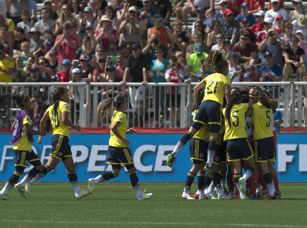 Colombia festeja su triunfo en Mundial Femenil.