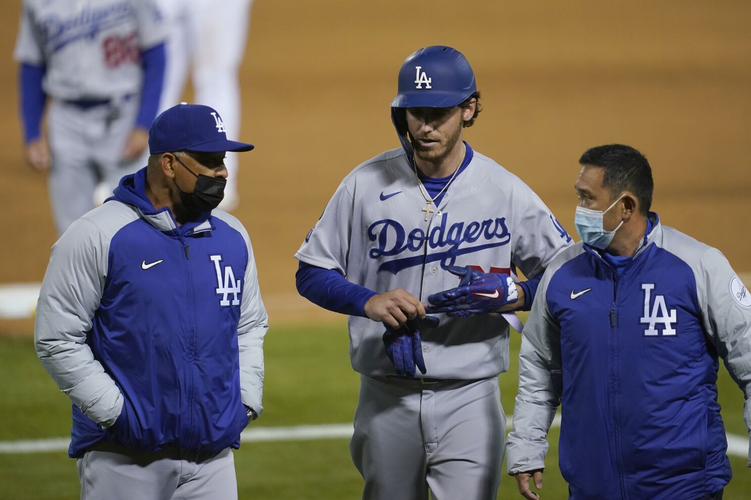 Kenta Maeda injury update after leaving start in sixth inning with trainer  (Updated)