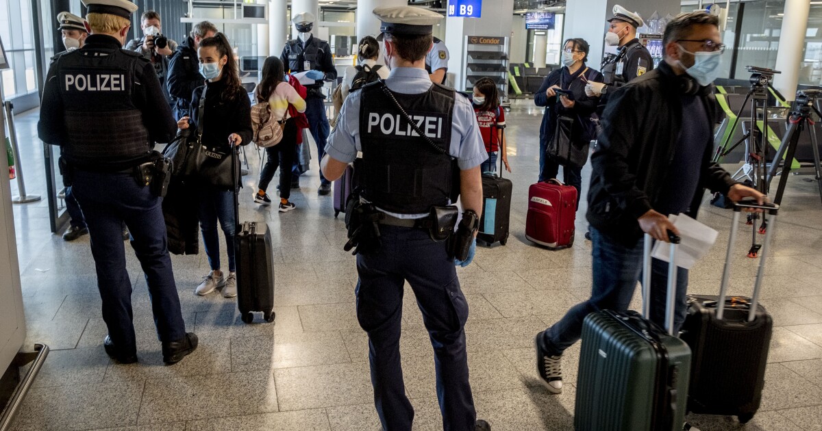 Deutschland verlangt staatliche Tests für ungeimpfte Reisende