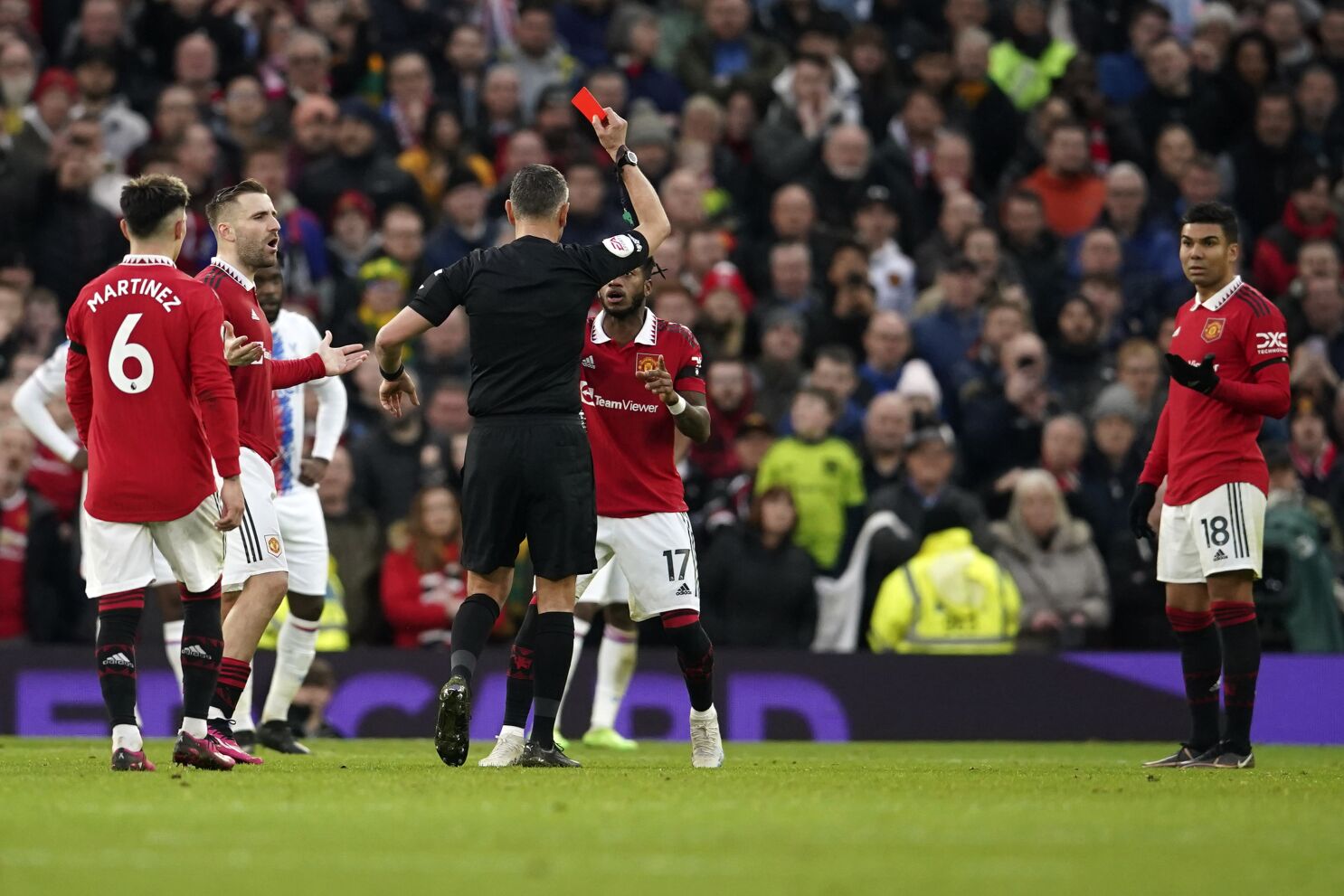 Man United Palace 2-1, Casemiro suspended after red - The San Diego Union-Tribune