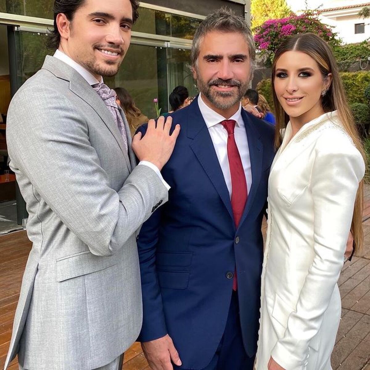 El día del matrimonio de Álex y Alexia, su padre compartió con ellos y les deseó lo mejor en esta nueva etapa de sus vidas.