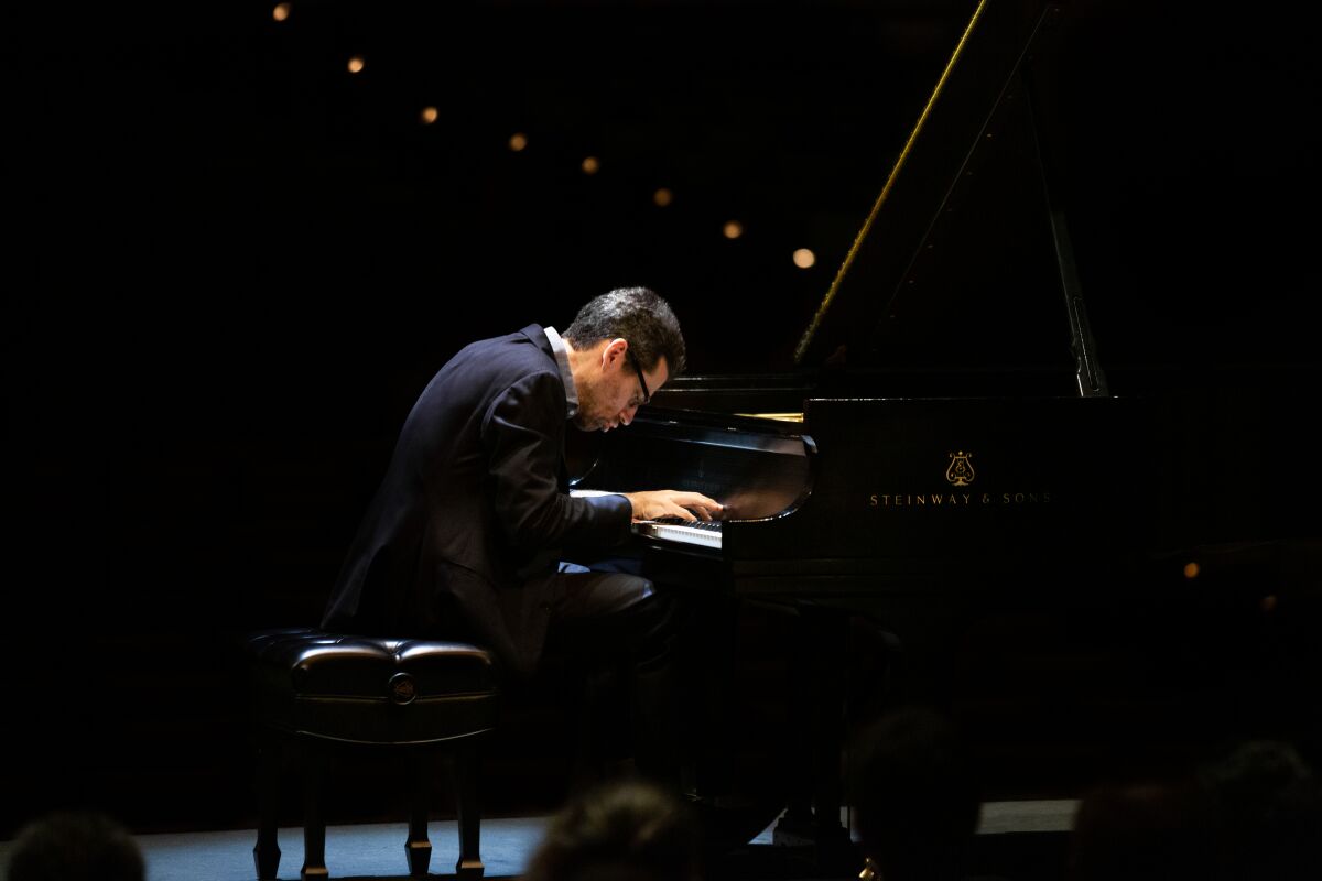 Pianist Jonathan Biss at the piano