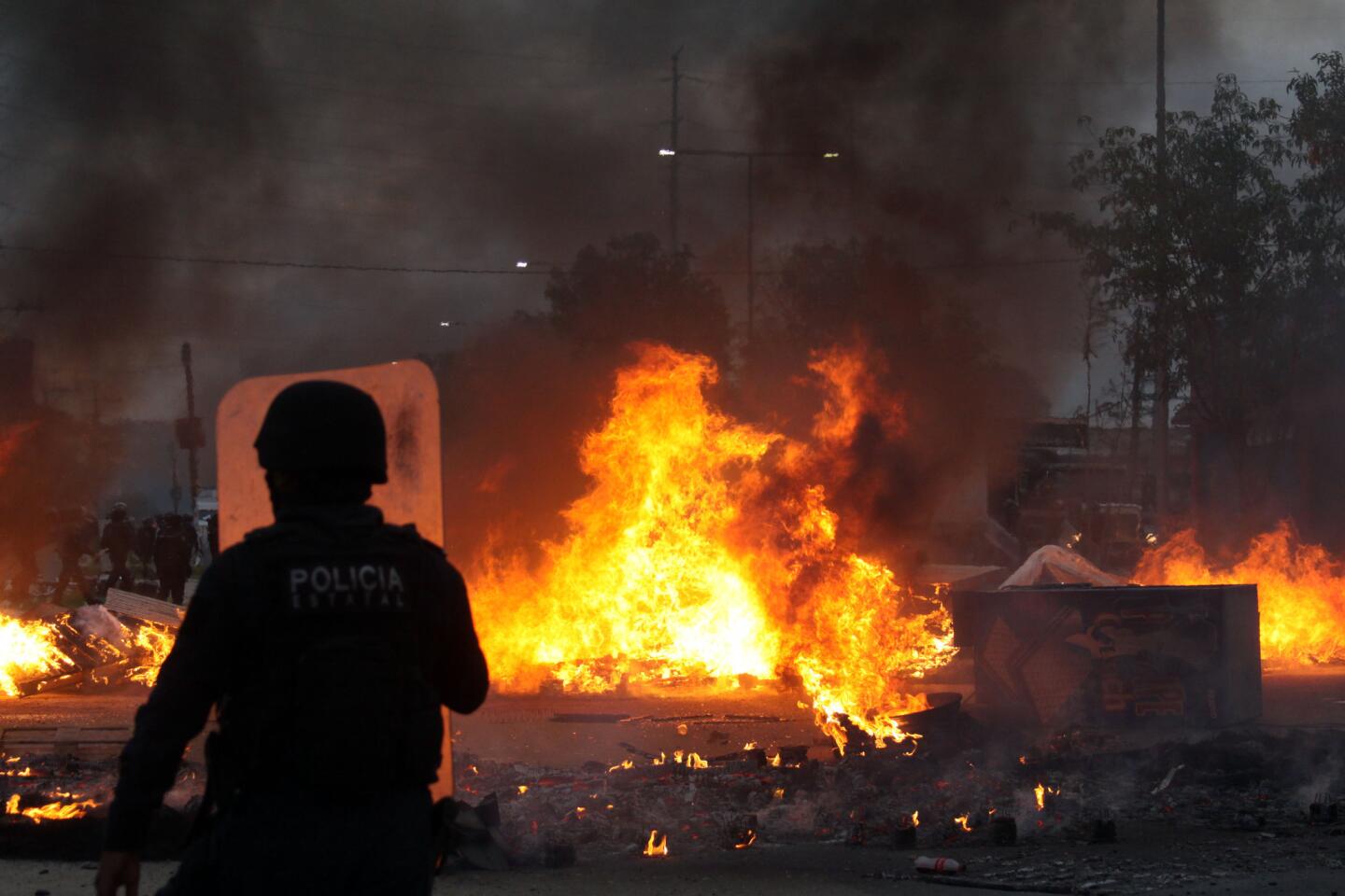 Teacher protest in southern Mexico turns violent