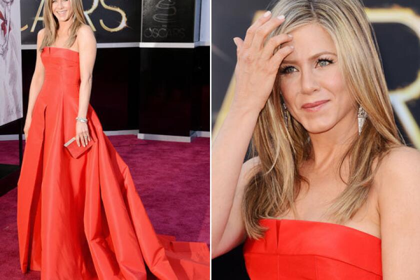 Jennifer Aniston needed to step it up a notch. This Valentino gown is too plain; not one of her best.