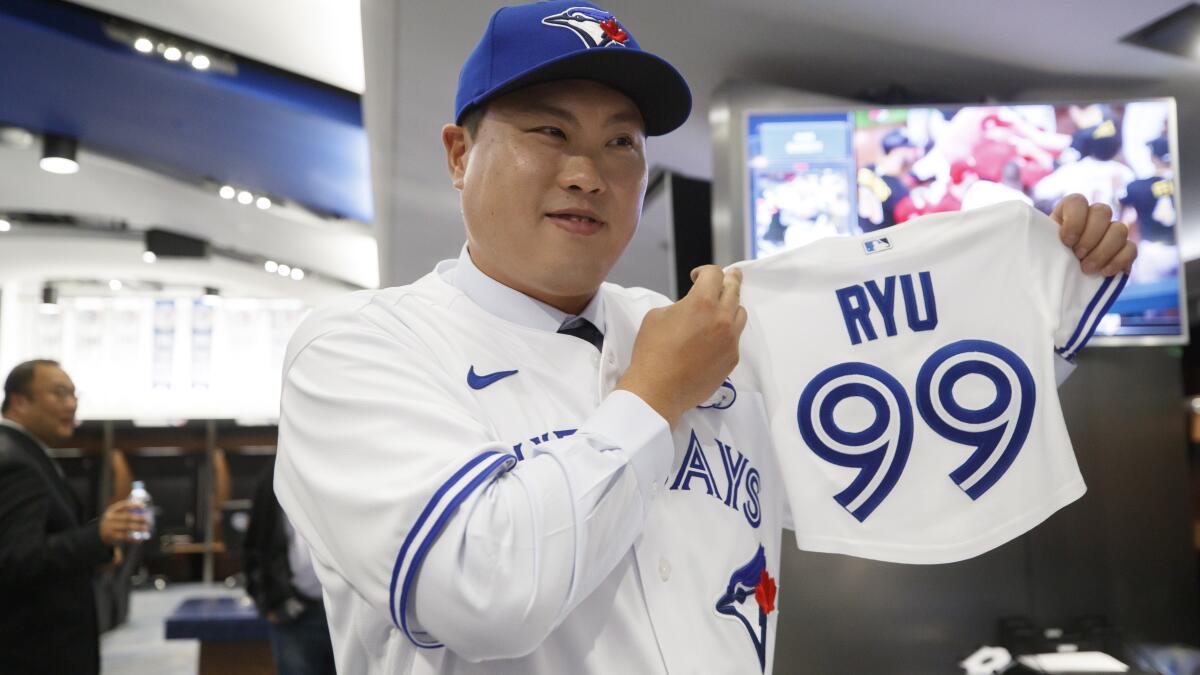 Hyun-Jin Ryu Game Used Home Jersey - 2nd Win of 2019 - 4/2/19