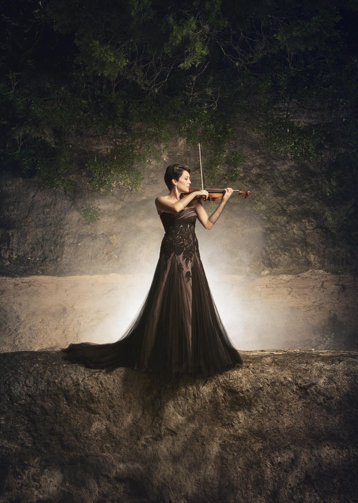 Anne Akiko Meyers will perform with the Royal Philharmonic Orchestra Jan. 18 at the Renée and Henry Segerstrom Concert Hall.