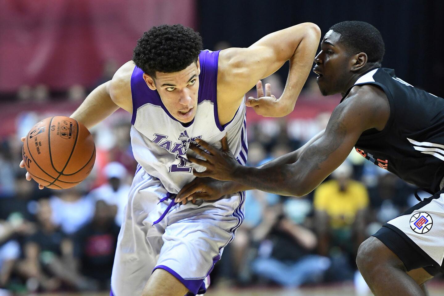 Lonzo Ball struggles with his shot in Summer League debut, a 96-93
