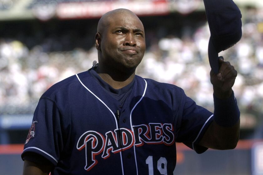 Padres legend Tony Gwynn acknowledges a standing ovation prior to the final game of his career back in 2001.