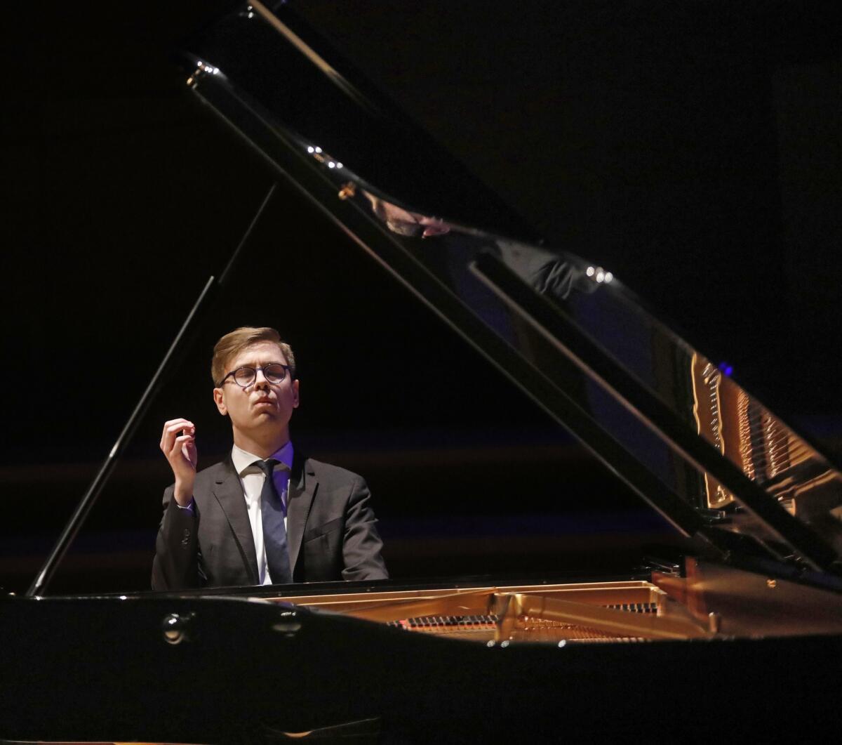 Víkingur ?lafsson at Walt Disney Concert Hall on Sunday.