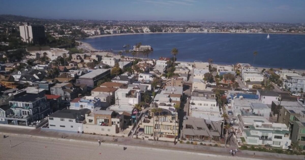 Could Mission Beach vacation rental hosts lose licenses for not being truthful on applications?