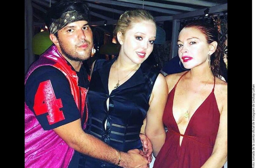 Lindsay Lohan (der.) publicó este viernes una fotografía en Instagram junto a Tiffany Trump (centro), hija de Donald Trump, y más tarde la borró.