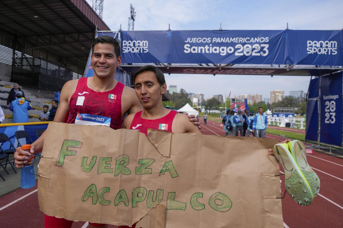 Los mexicanos Emiliano Hernández (derecha) y Duilio Carrillo 