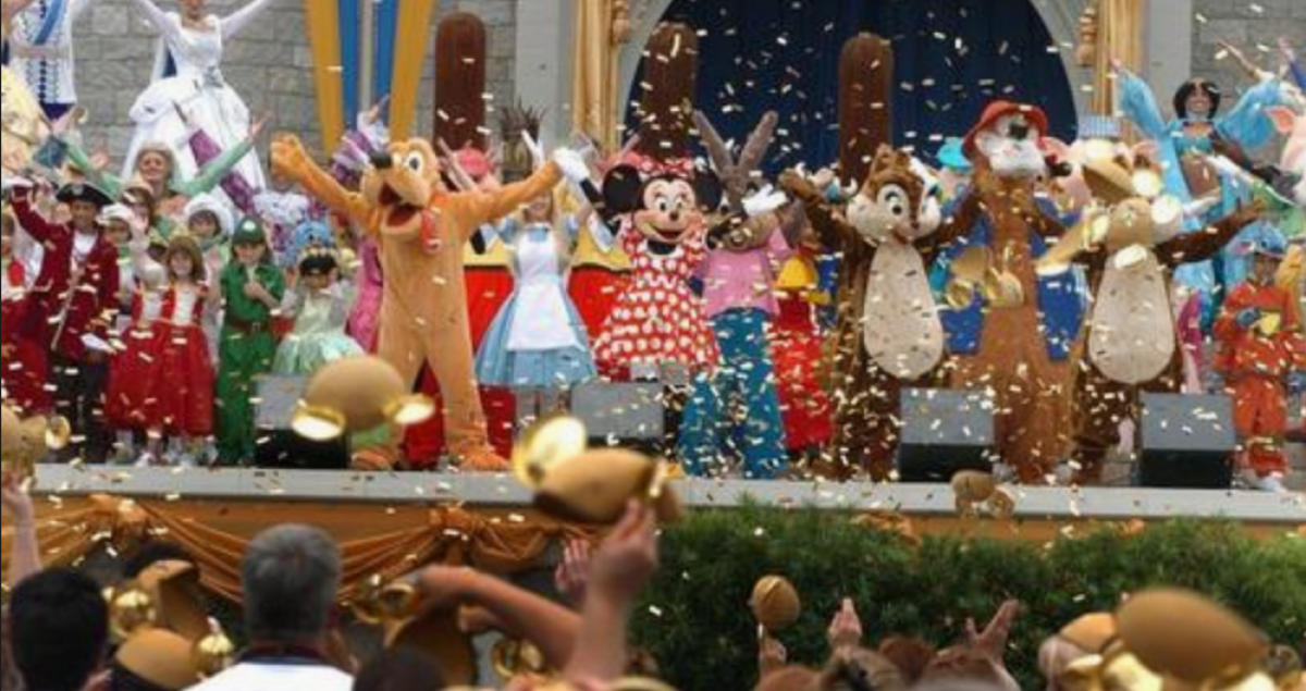 Los personajes animados de Disney durante el festejo de "La celebración Más Feliz del Mundo" por los 50 años de aniversario de los parques temáticos de Disney en Magic Kingdom en Lake Buena Vista en Florida (EE UU), hoy 05 de mayo de 2005. EFE/Gerardo Mora/Archivo