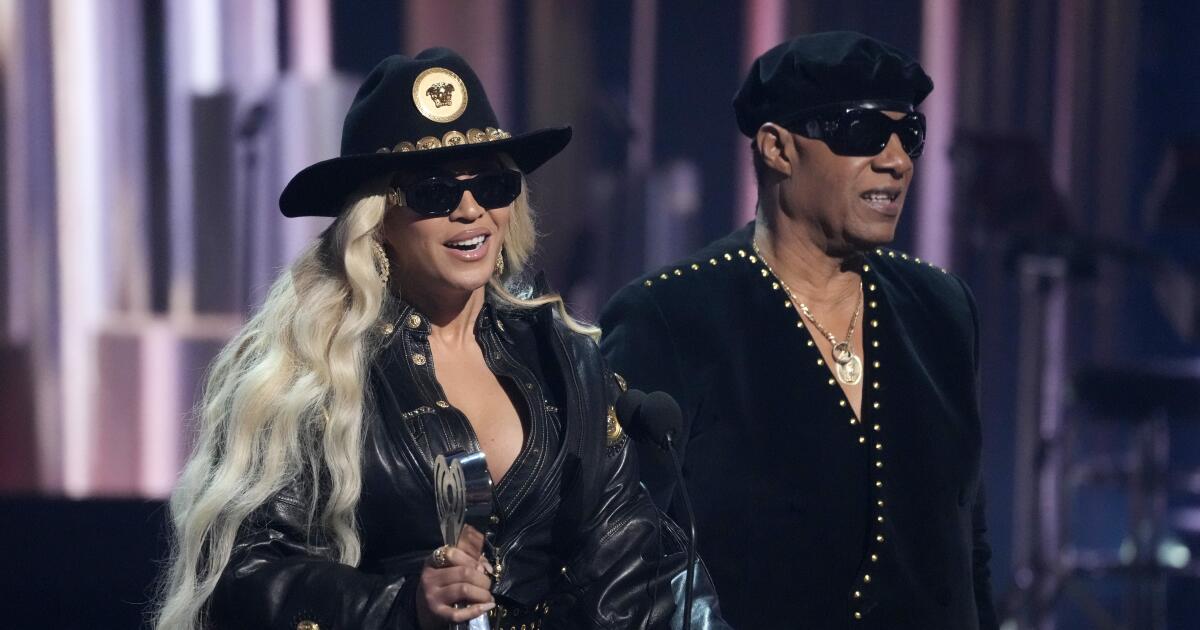 Beyoncé reveals the harmonica participant on her new variation of ‘Jolene’: Stevie Wonder