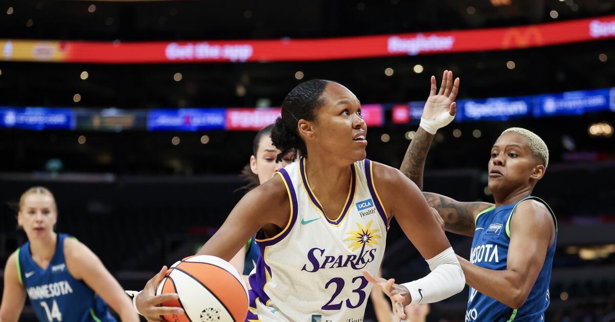 Dearica Hamby alcanza un hito y las Sparks pierden ante Lynx