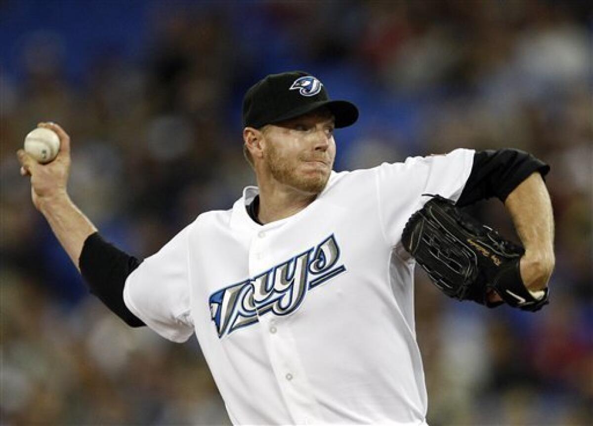 Roy Halladay Leaves Game With Shoulder Soreness 