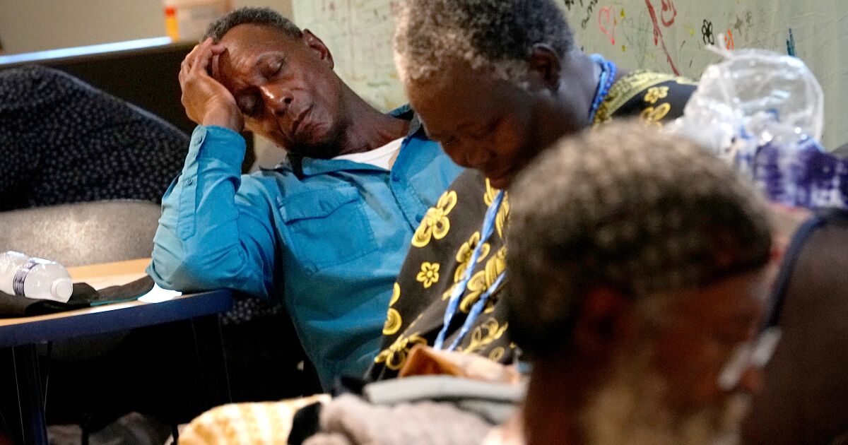 Hellish heat leaves Southwest in misery: Fainting, broken cars, sizzling sidewalks Hellish heat leaves Southwest in misery: Fainting, broken cars, sizzling sidewalks