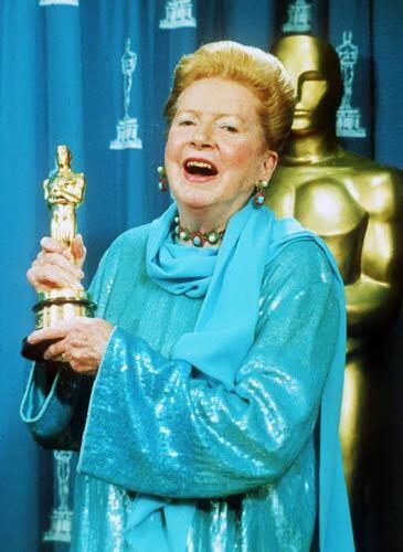 Kerr received an honorary Oscar in 1994 for her body of work. The award paid tribute to an artist of impeccable grace and beauty, a dedicated actress whose motion picture career has always stood for perfection, discipline and elegance.