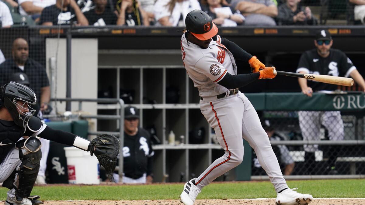 Mateo lifts Orioles past Boston in MLB Little League Classic